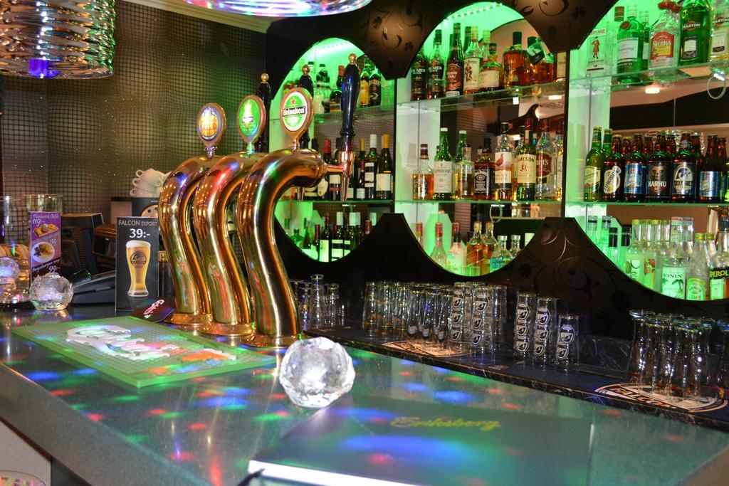 Hotell Sjoevillan Upplands-Väsby Екстериор снимка