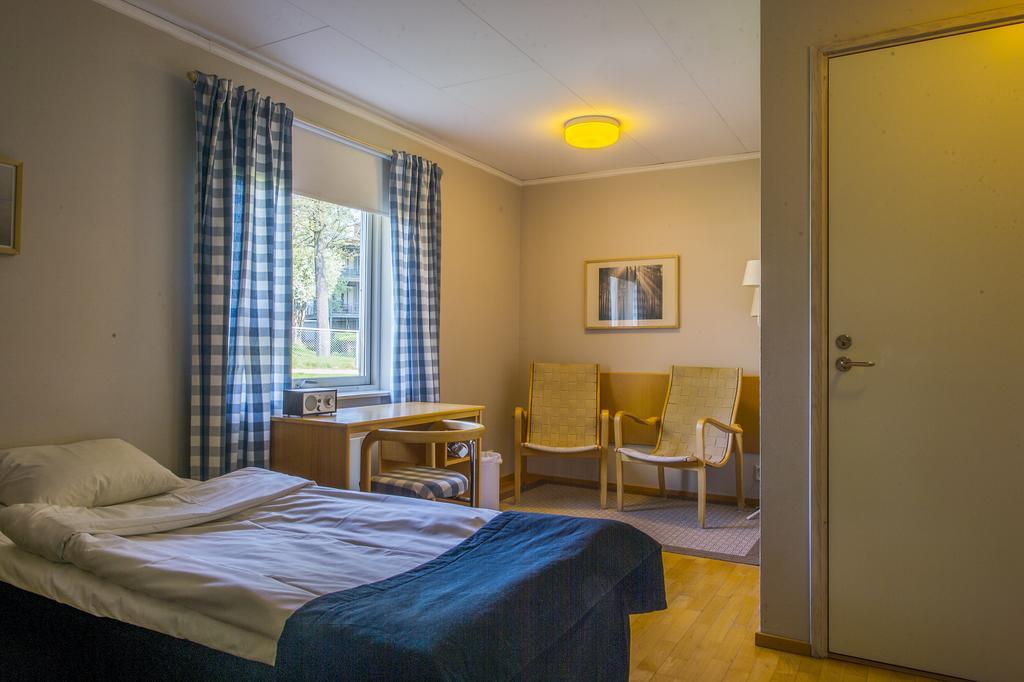 Hotell Sjoevillan Upplands-Väsby Екстериор снимка