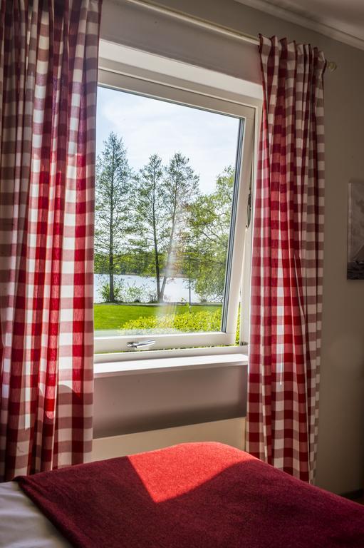 Hotell Sjoevillan Upplands-Väsby Екстериор снимка