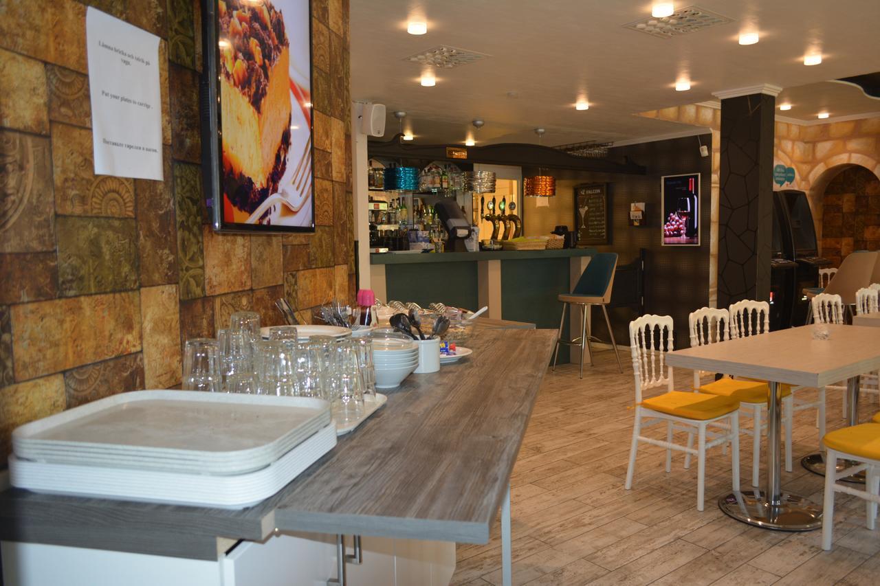 Hotell Sjoevillan Upplands-Väsby Екстериор снимка